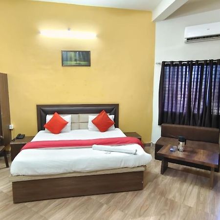 Hotel Shivanjali Palace Ujjain Eksteriør billede