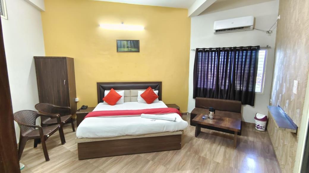 Hotel Shivanjali Palace Ujjain Eksteriør billede