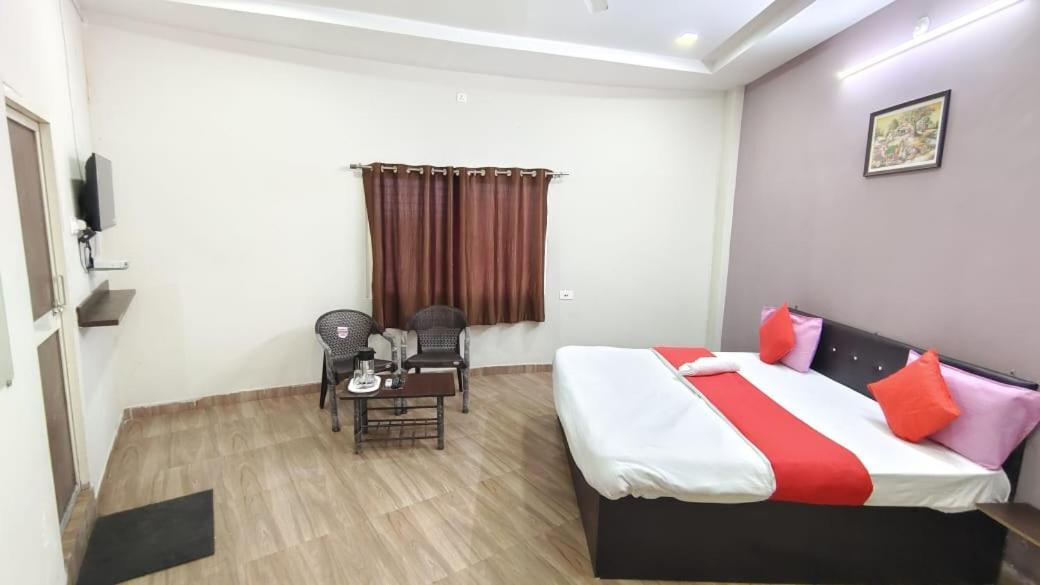 Hotel Shivanjali Palace Ujjain Eksteriør billede