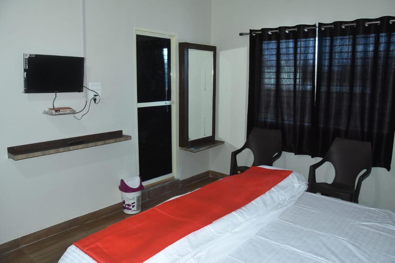 Hotel Shivanjali Palace Ujjain Eksteriør billede