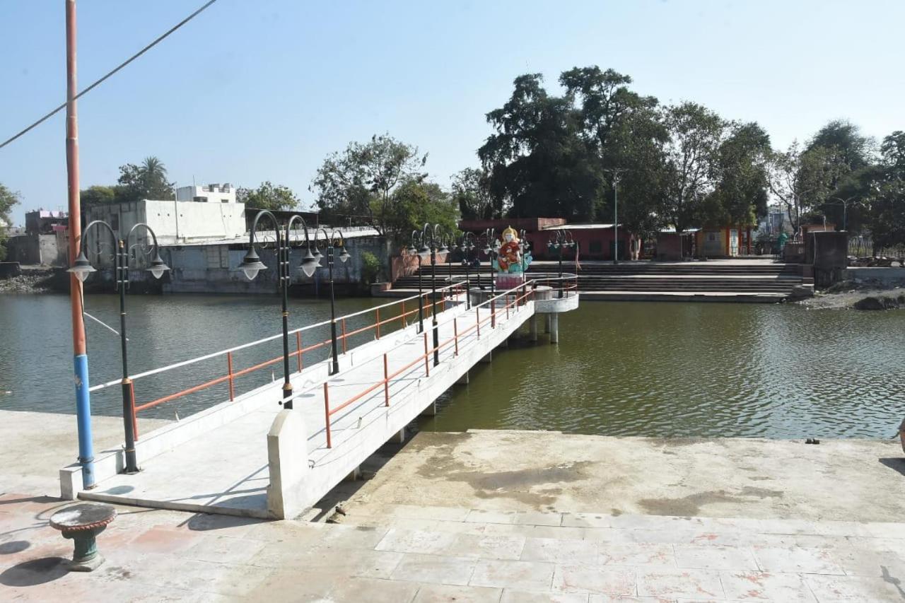 Hotel Shivanjali Palace Ujjain Eksteriør billede