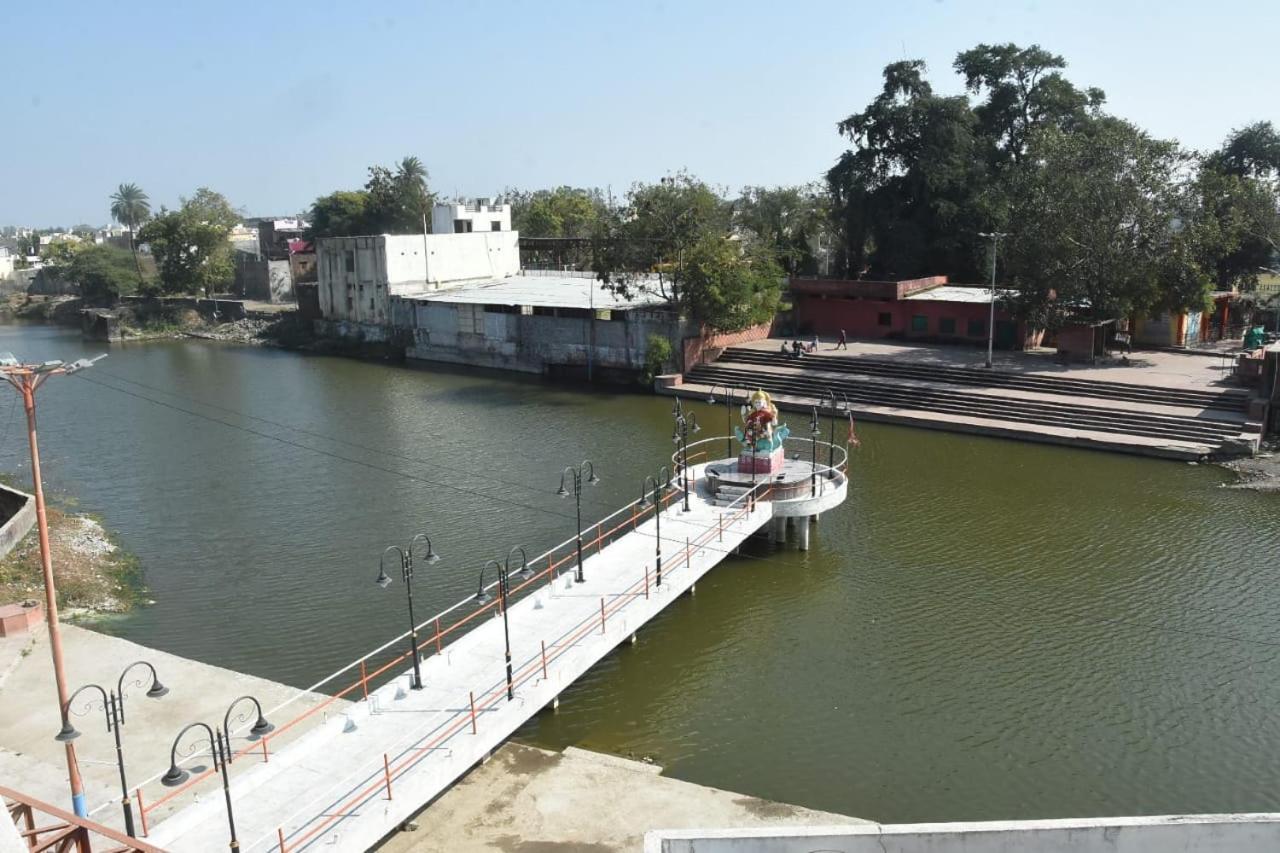 Hotel Shivanjali Palace Ujjain Eksteriør billede