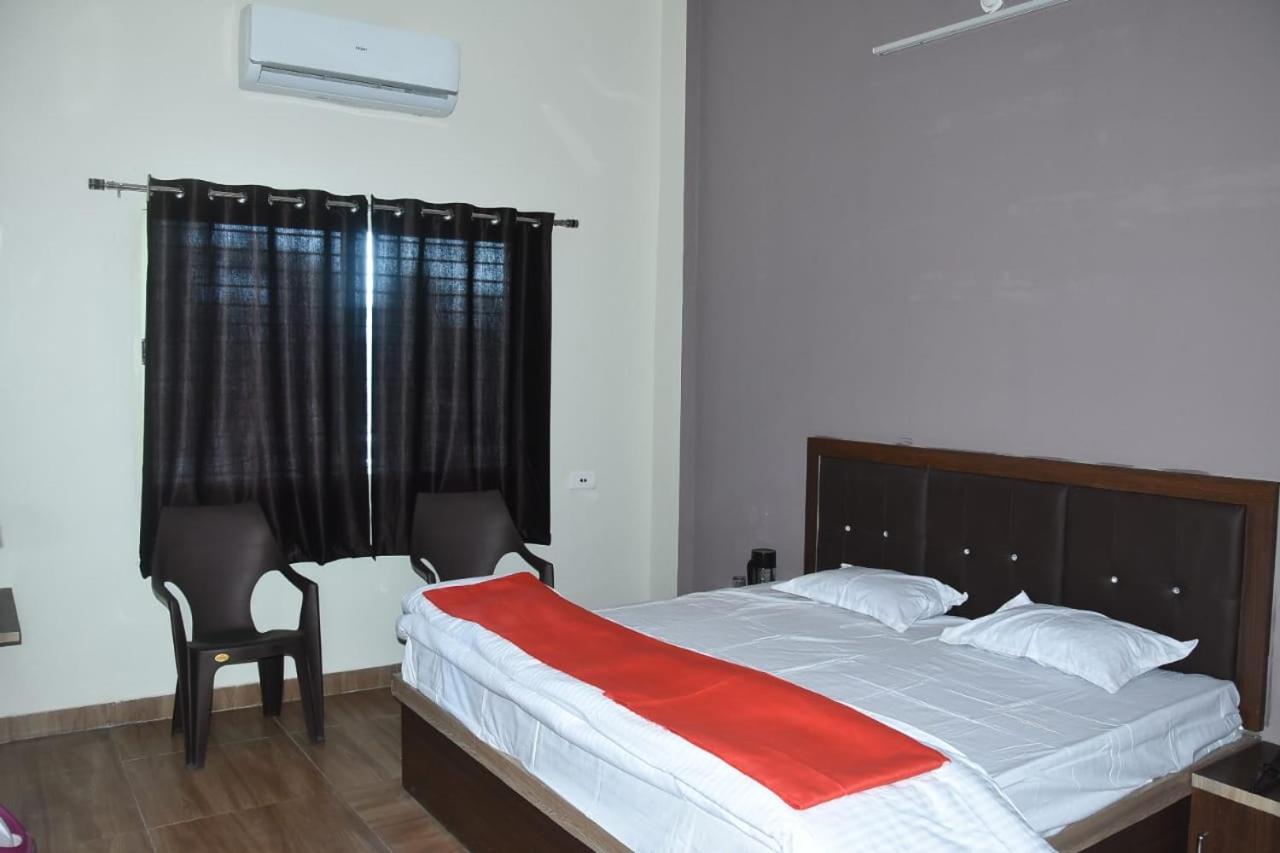 Hotel Shivanjali Palace Ujjain Eksteriør billede